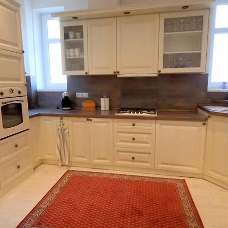 Velky 3I Apartman V Centre Mesta Bratislava Exteriér fotografie