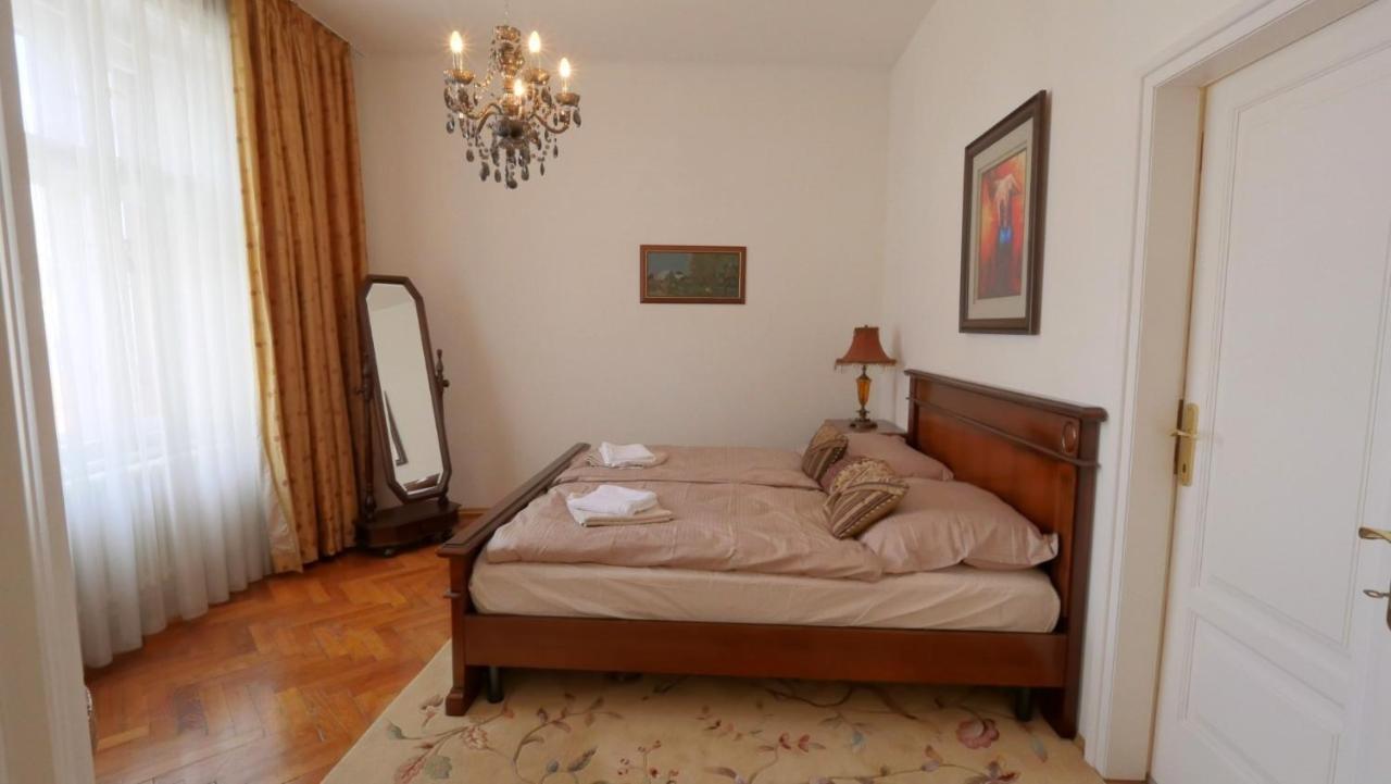 Velky 3I Apartman V Centre Mesta Bratislava Exteriér fotografie