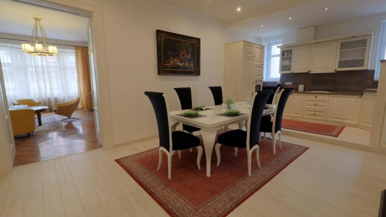 Velky 3I Apartman V Centre Mesta Bratislava Exteriér fotografie