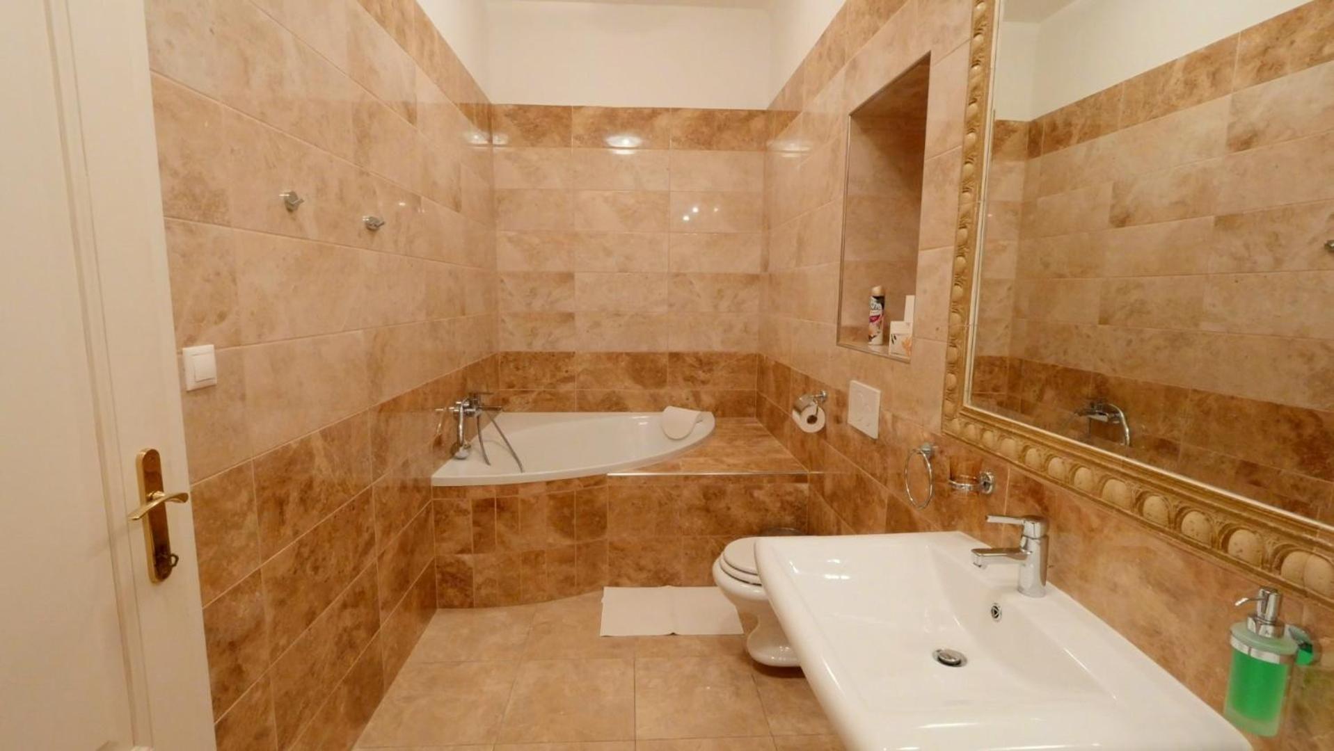 Velky 3I Apartman V Centre Mesta Bratislava Exteriér fotografie