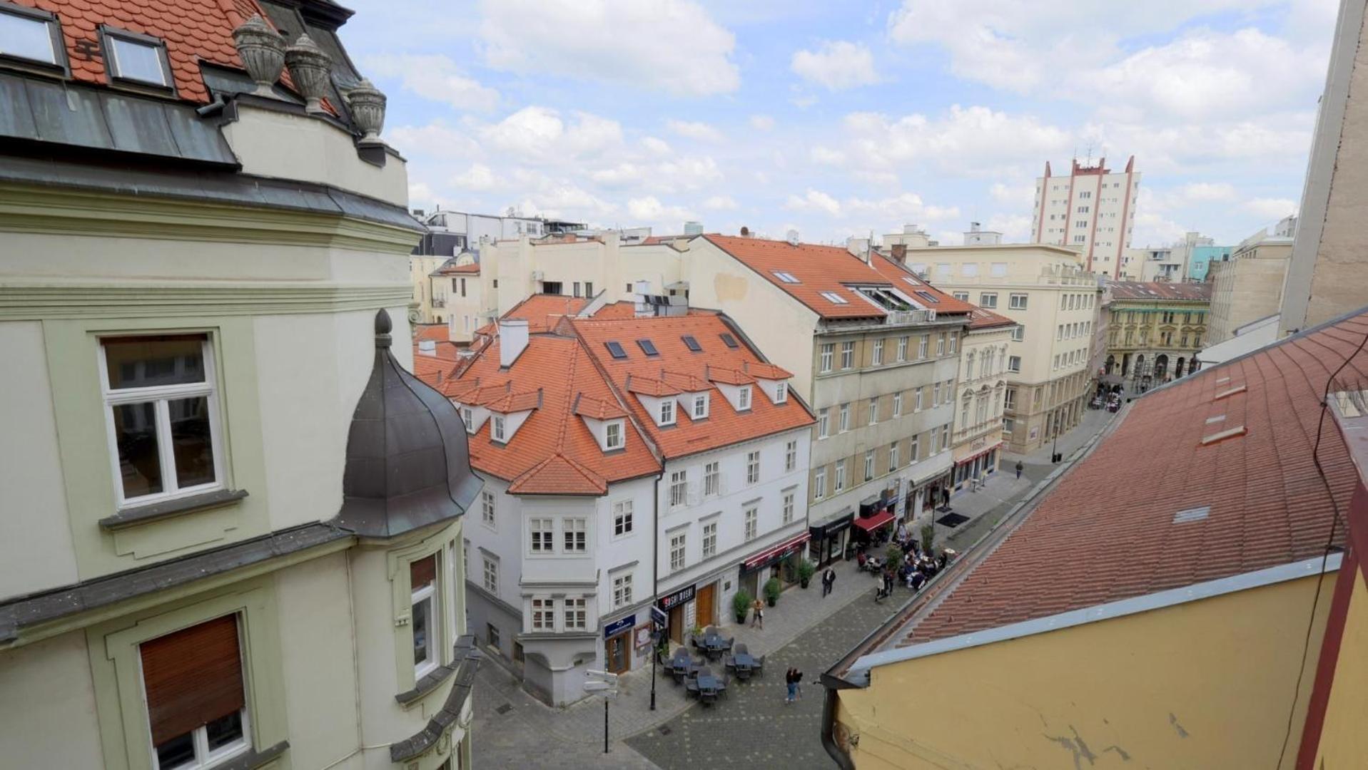 Velky 3I Apartman V Centre Mesta Bratislava Exteriér fotografie