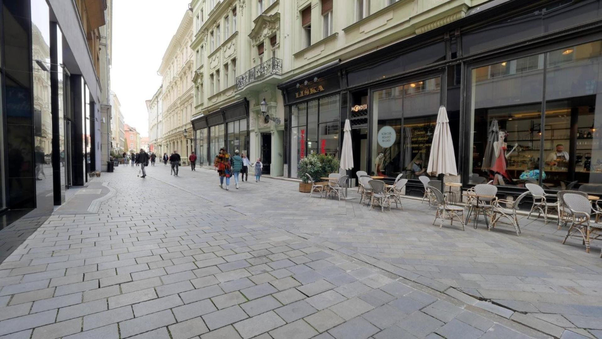 Velky 3I Apartman V Centre Mesta Bratislava Exteriér fotografie