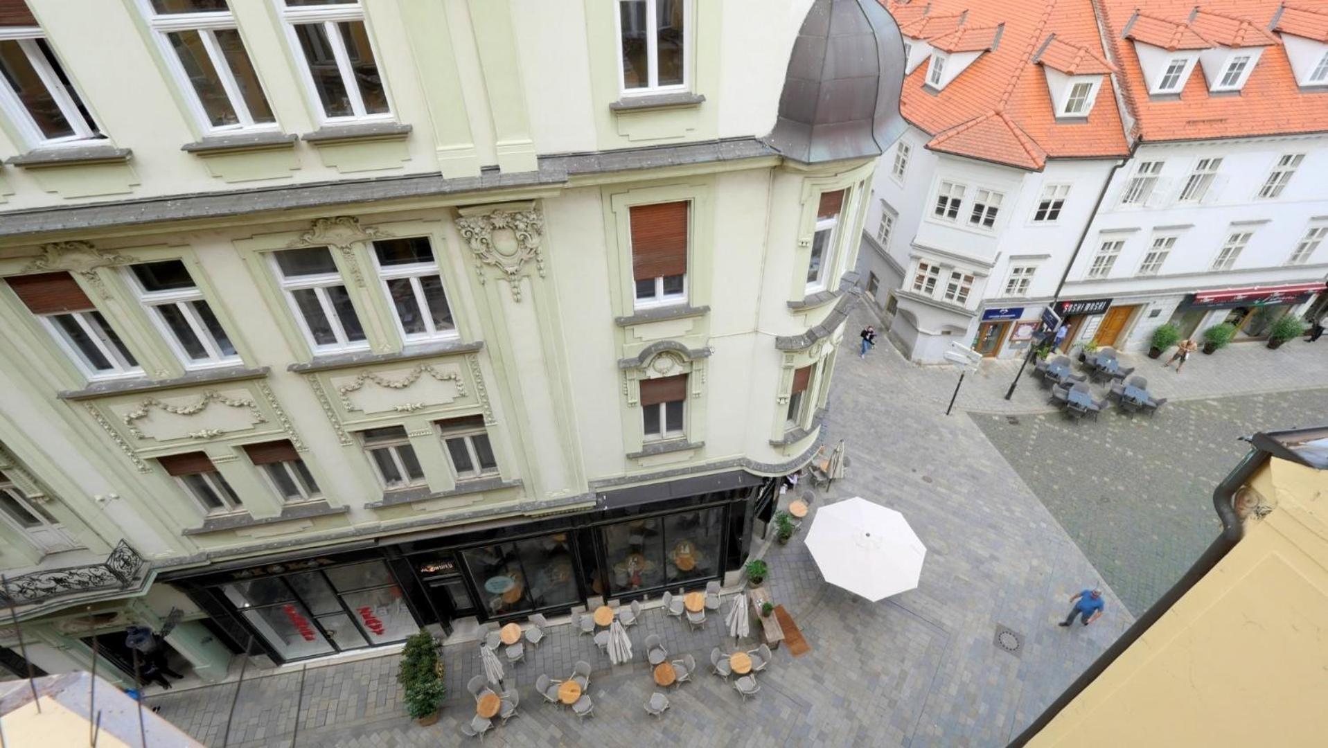 Velky 3I Apartman V Centre Mesta Bratislava Exteriér fotografie